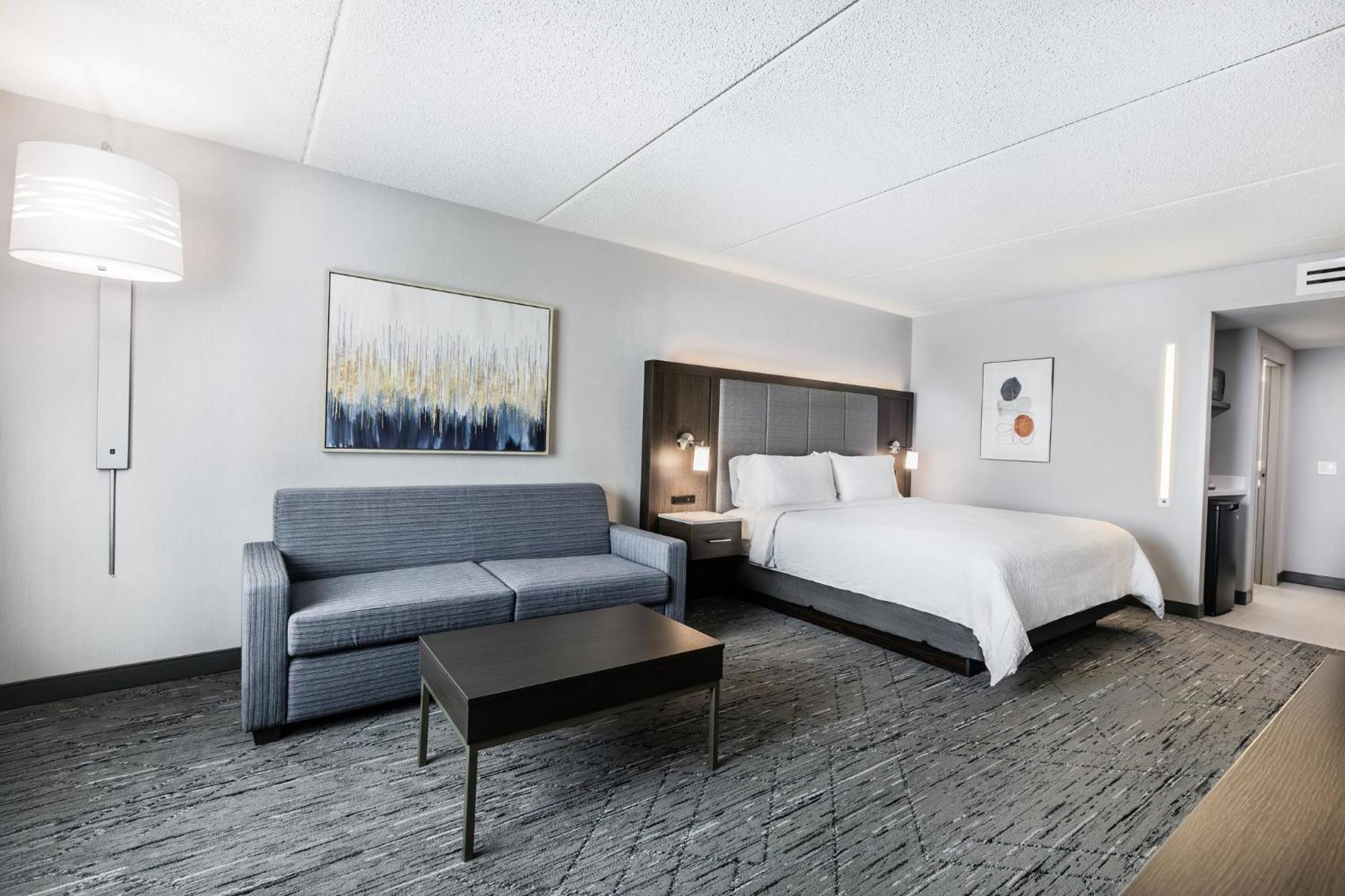 Holiday Inn Express & Suites - Toronto Airport South By Ihg Экстерьер фото