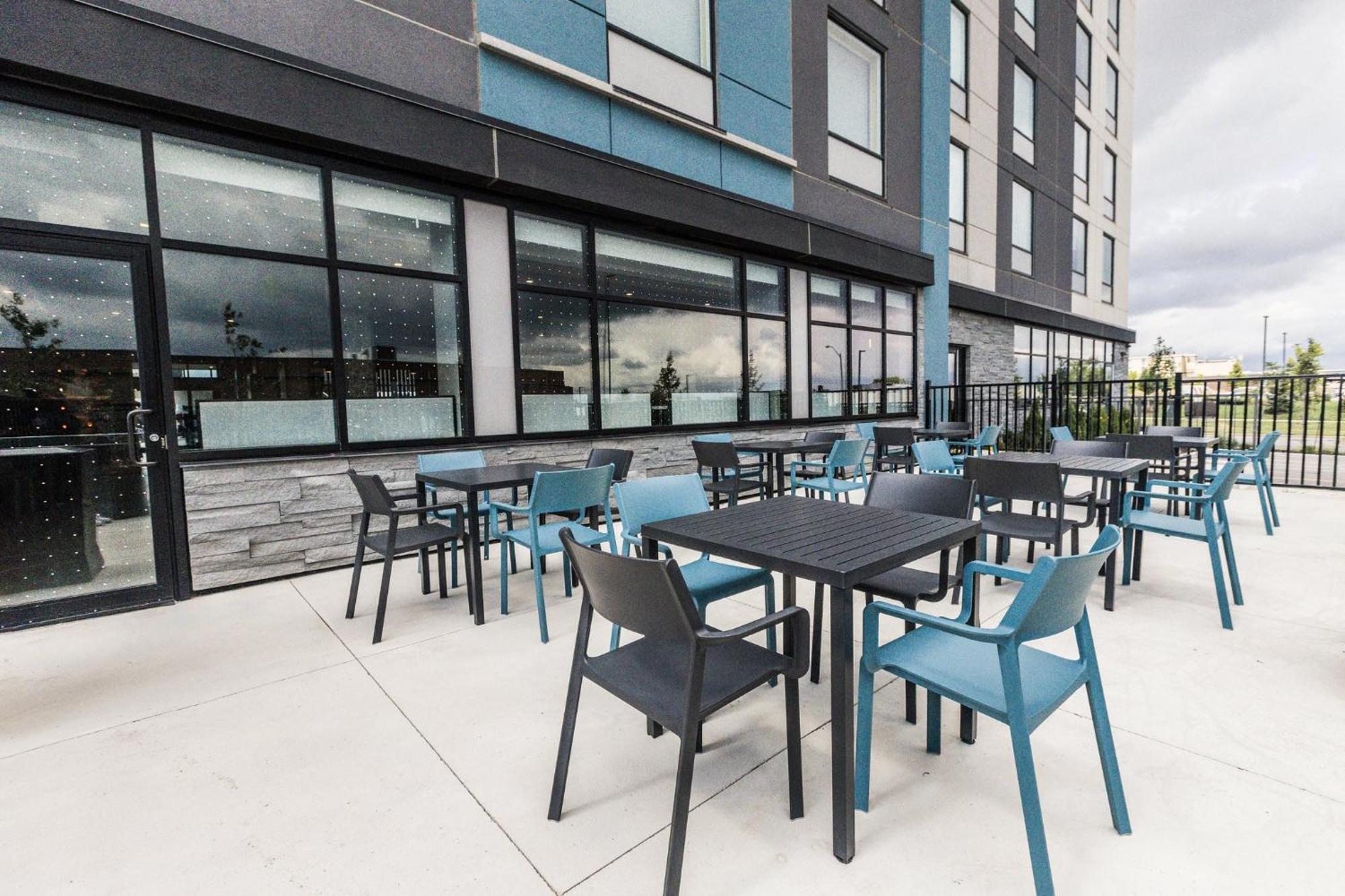 Holiday Inn Express & Suites - Toronto Airport South By Ihg Экстерьер фото