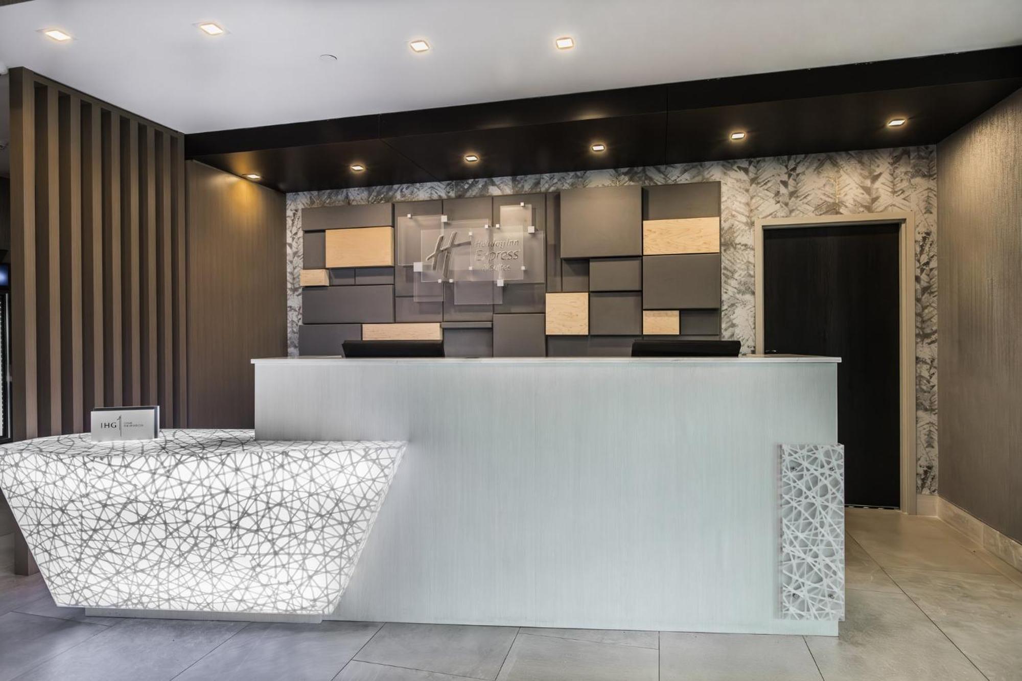 Holiday Inn Express & Suites - Toronto Airport South By Ihg Экстерьер фото