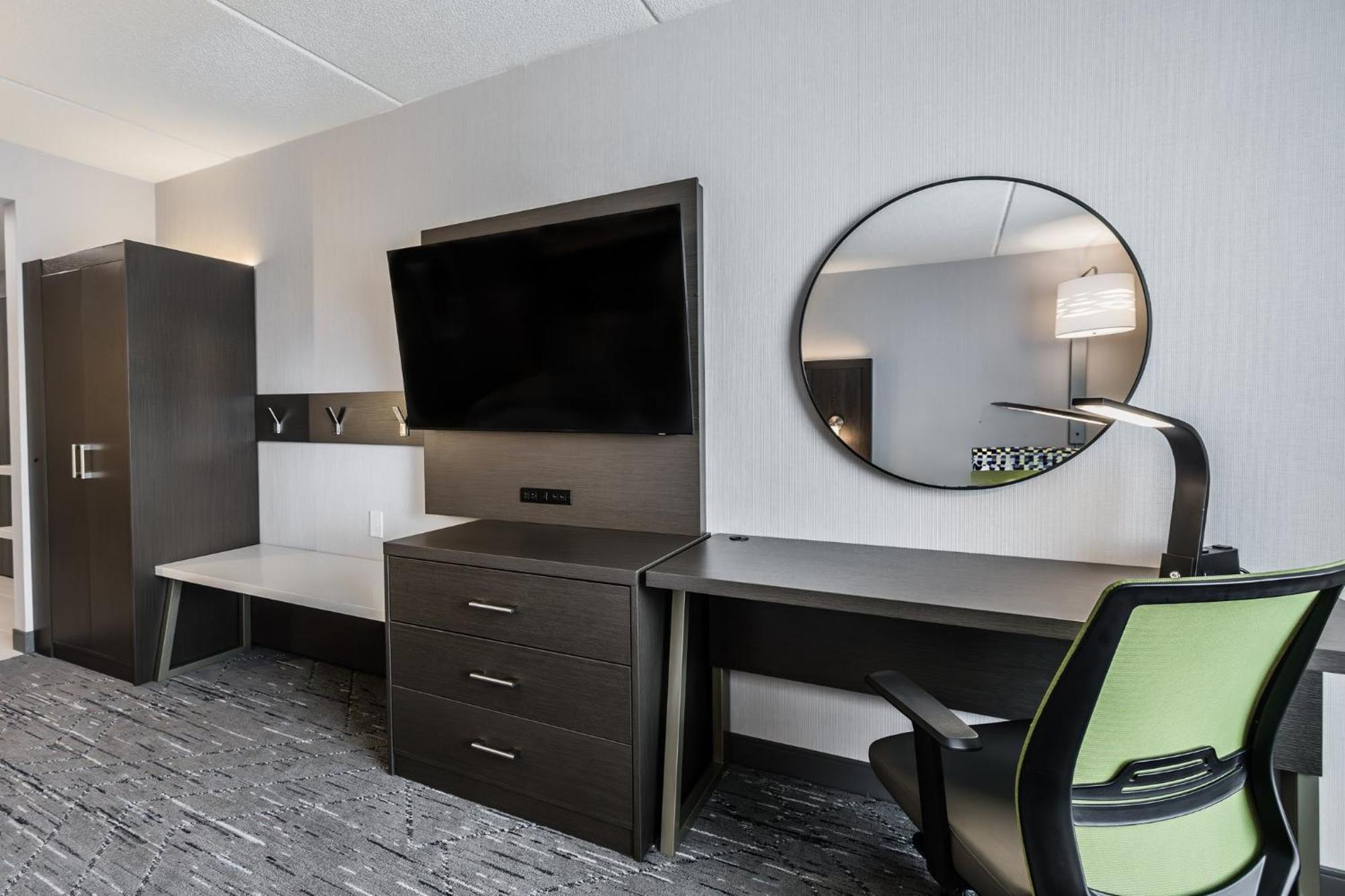 Holiday Inn Express & Suites - Toronto Airport South By Ihg Экстерьер фото