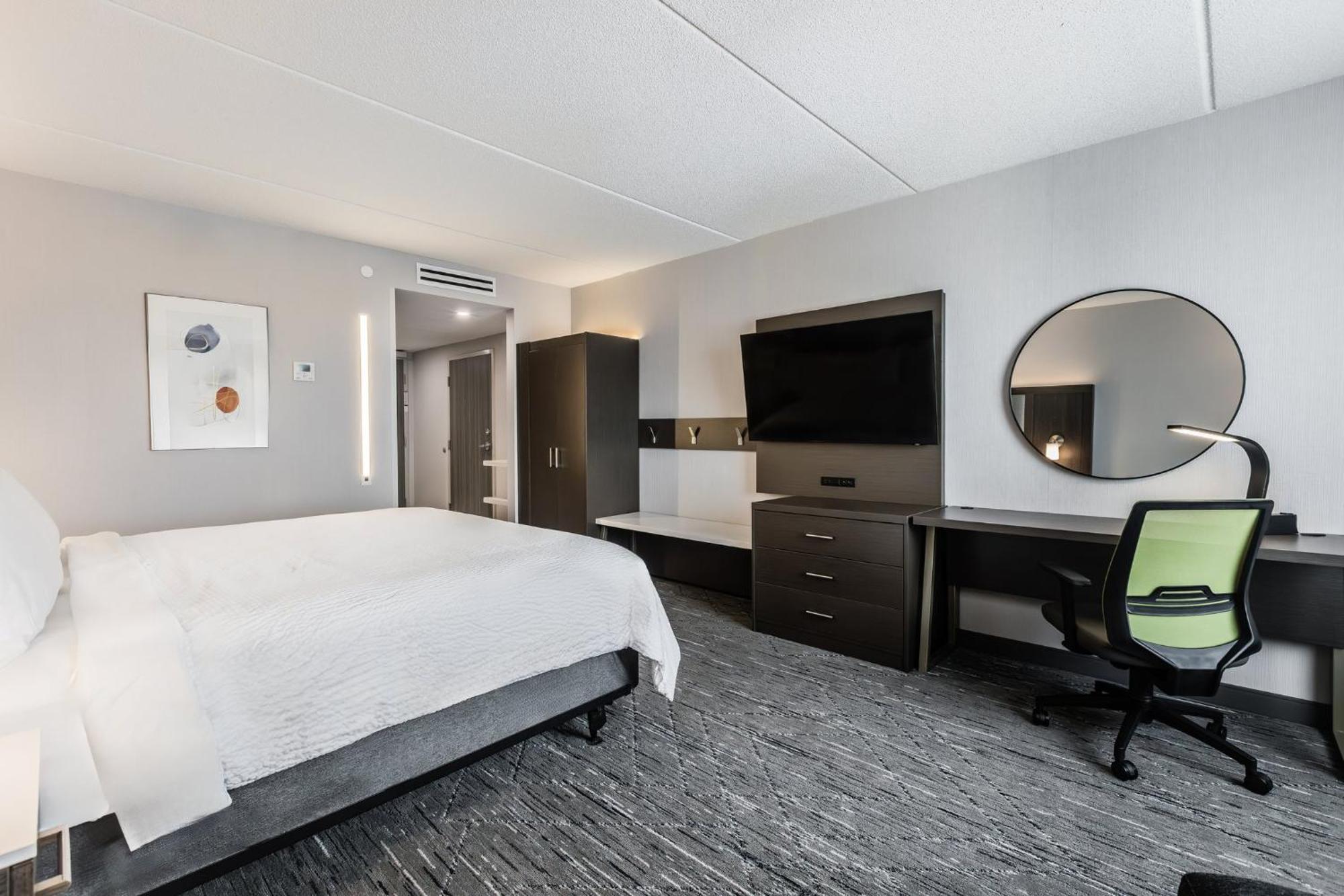 Holiday Inn Express & Suites - Toronto Airport South By Ihg Экстерьер фото
